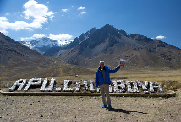 Kurt Ganglbauer vor dem Apu Chimboya in Peru
